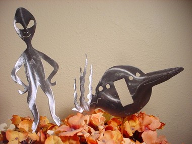 Ufo-plant-stake